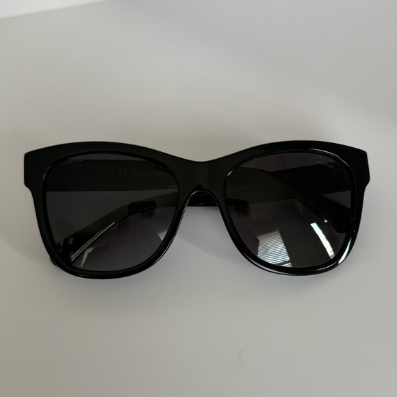 Chanel CC Polarized Black Authentic Luxury Brand Sunglasses - Picture 2 of 12